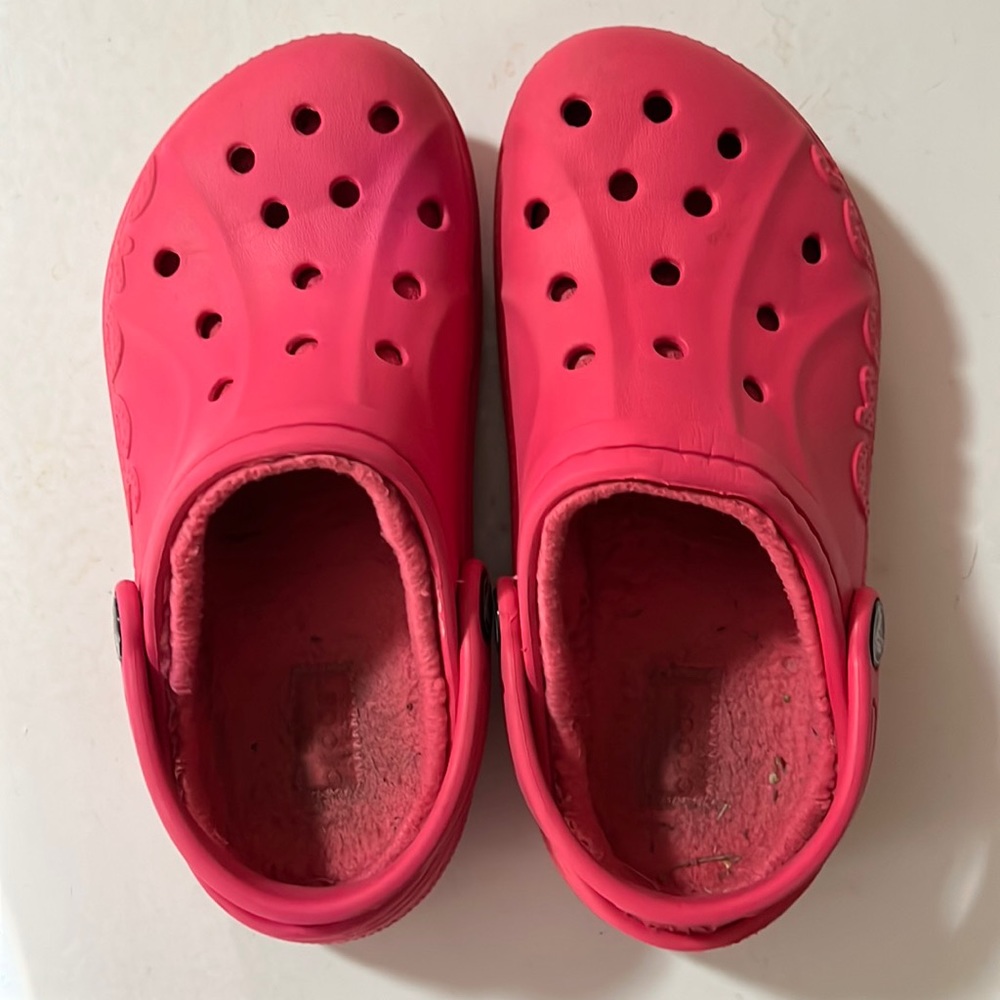 Girls CROCS Classic Lined Fuzzy Slippers
